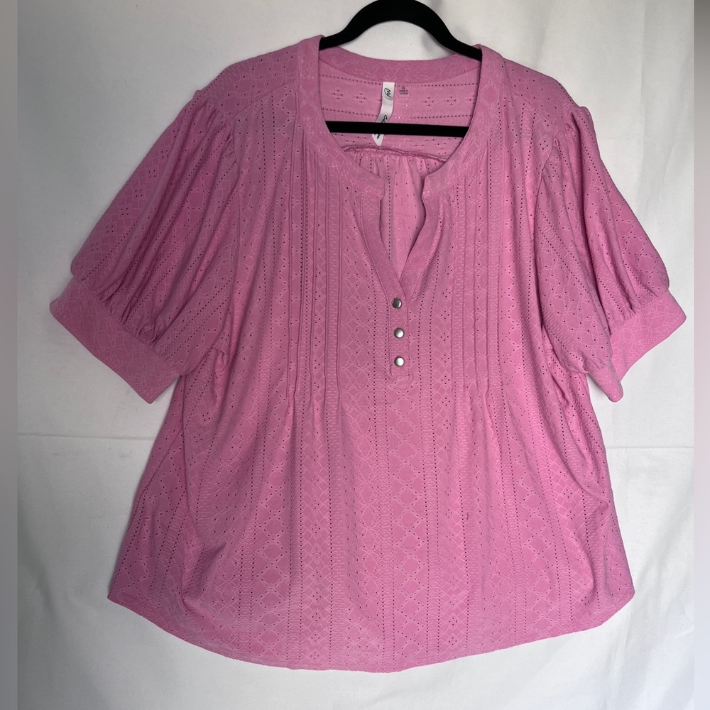 Women's Pink Eyelet Short Sleeve Top 2X